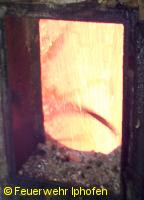 Blick in den brennenden Kamin
